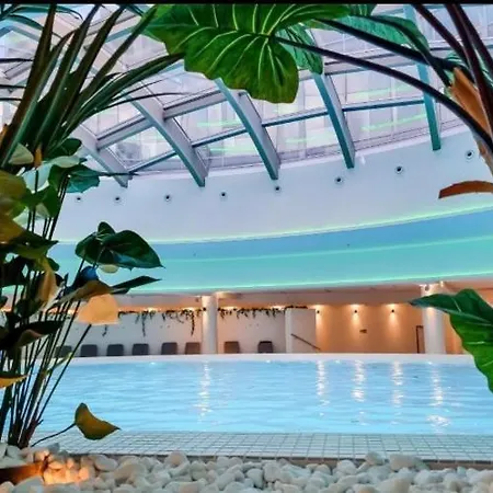 Hanza Tower Golden Sky 24 & Pool *