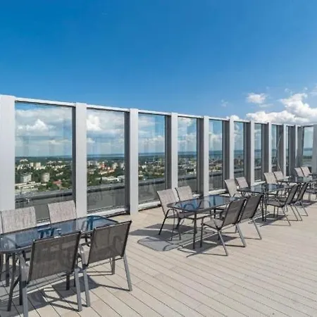 Hanza Tower Golden Sky 24 & Pool Apartamento *