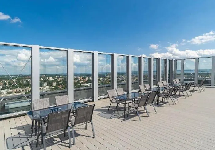 Hanza Tower Golden Sky 24 & Pool Apartamento *